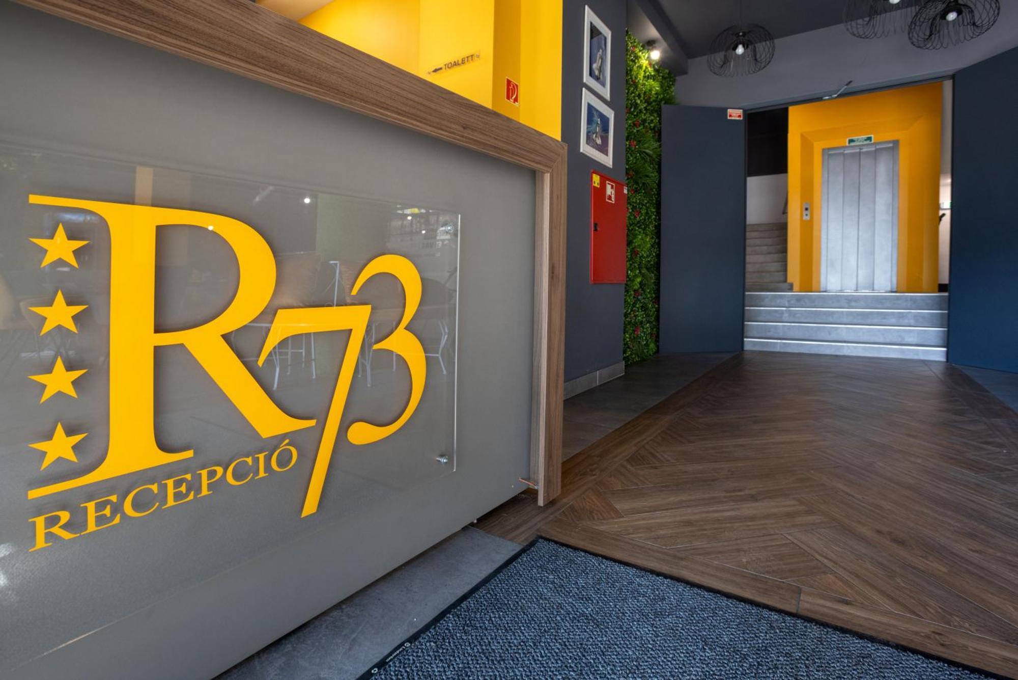 R73 Residences Πετς Εξωτερικό φωτογραφία