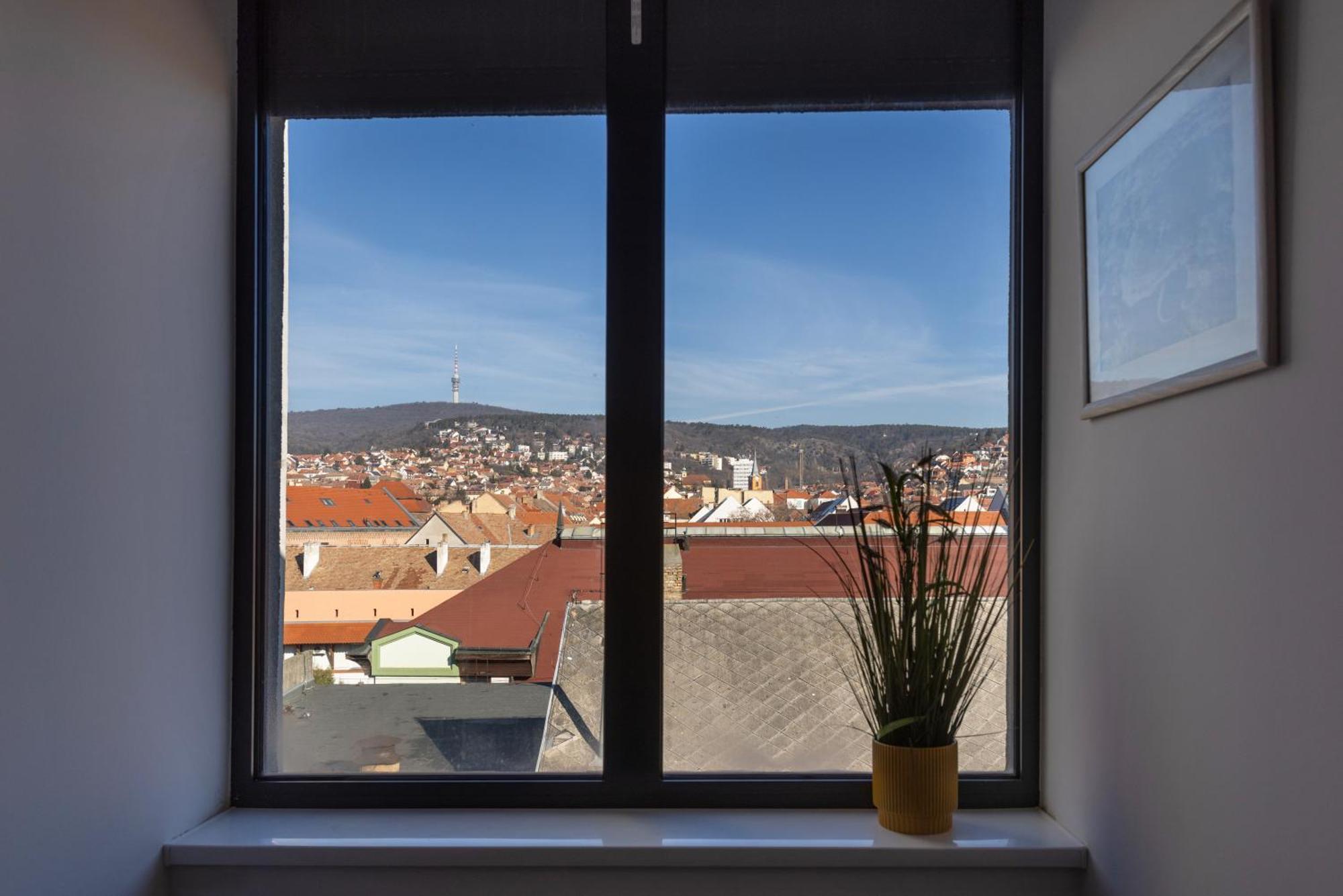 R73 Residences Πετς Εξωτερικό φωτογραφία